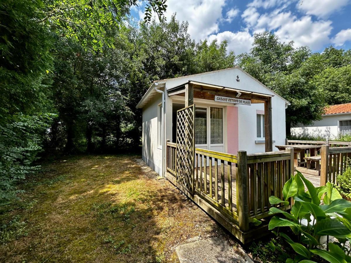 Les Cabanes Du Lac Vandre Luaran gambar