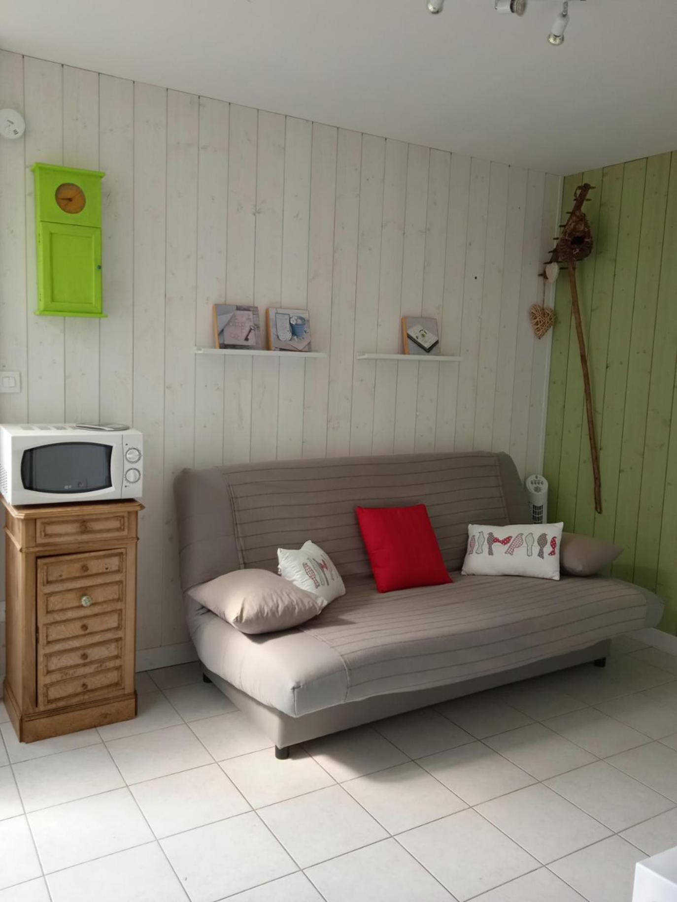 Les Cabanes Du Lac Vandre Luaran gambar